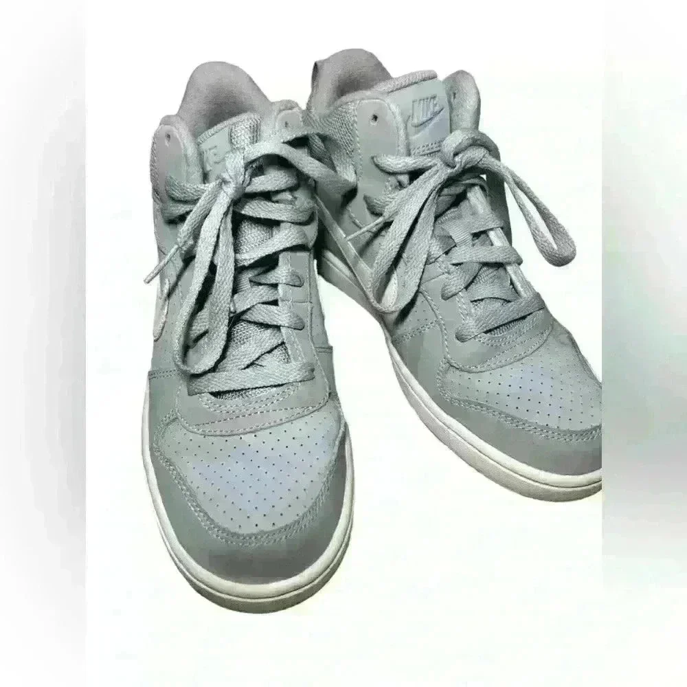 Nike Court Borough Mid Wolf Grey / Bright Melon Youth Size 5Y LIKE NEW